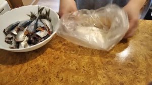 Салака жареная, очень быстро и вкусно ! (и полезно)