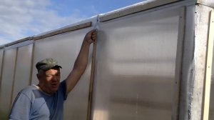 Строим теплицу. Как лучше крепить поликарбонат