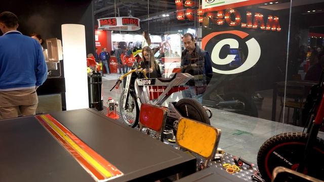 EICMA 2019 motorcycle fair opening (Milan, Italy) [4K] смотреть онлайн