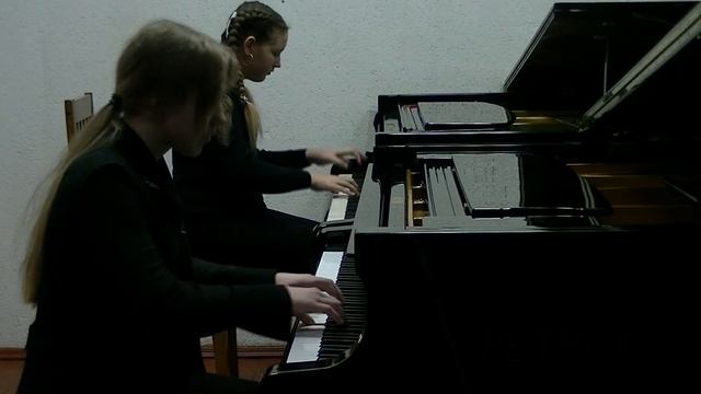 фортепианный дуэт "НЮАНС"-Р.Элленберг "Сувенир из Петербурга", уч. Бобченок М.О., Разуменко И.Б. смотреть онлайн