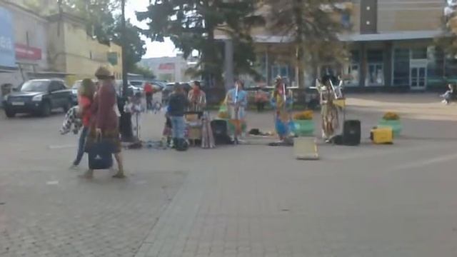 Эквадорские музыканты на Большой покровской смотреть онлайн