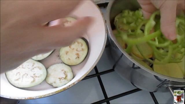 БАКЛАЖАНЫ СЛОЯМИ С ОВОЩАМИ И ЗЕЛЕНЬЮ смотреть онлайн