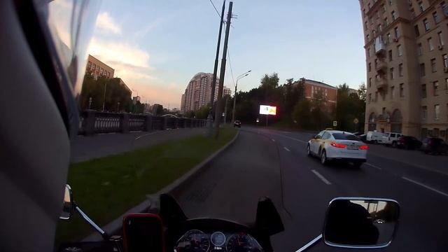 Поездка в парк на SYM MAXSYM 400i смотреть онлайн
