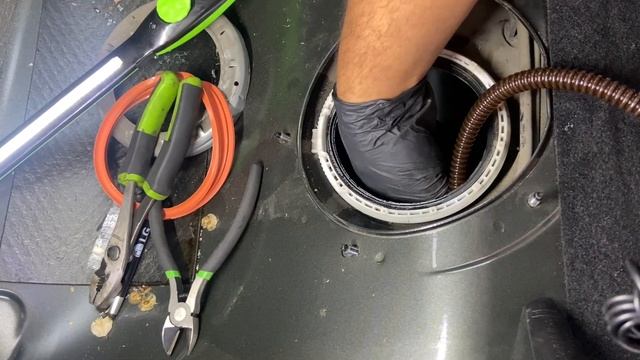 Mini Cooper Fuel Pump replacement смотреть онлайн