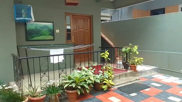 Индия. Карнатака. Кург. Мадикери. Двухместный номер с завтраком 2 500 рупий. В отеле есть фри вафай смотреть онлайн