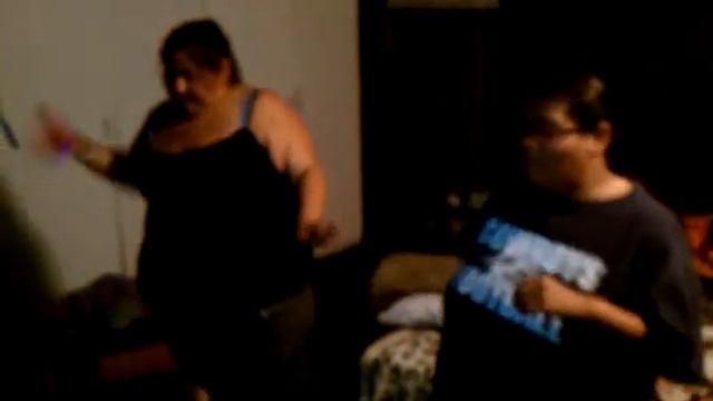 Maribel n Liz playing jst dance 2(Robot Song) смотреть онлайн