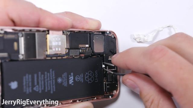 iPhone SE battery replacement in 3 minutes fix смотреть онлайн