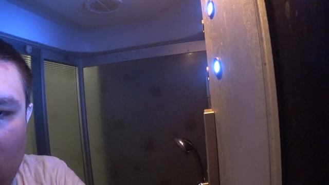 Мытьё футболок в душе первый раз за 1 месяц смотреть онлайн