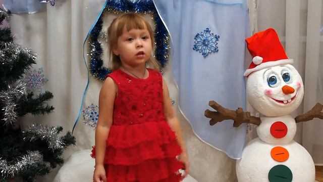 Тимакова Саша стих Дед мороз стучится в дверь Валентина Иванова смотреть онлайн