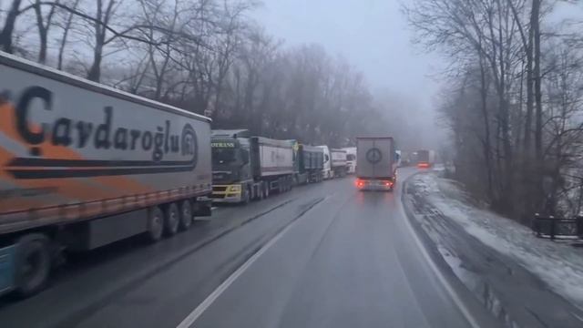 Всё хорошо Всё нормально просто Огромные очереди на границе Россия-Грузия ,но мы Прорвёмся смотреть онлайн