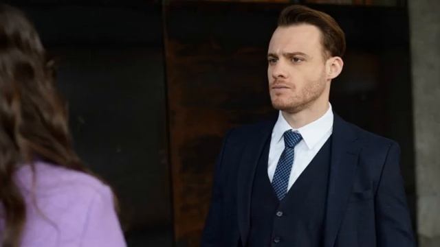 Magnîfica entrevista con Kerem Bürsin / Llamas a mi puerta (Sen Çal Kapımı) - Subtîtulos en Espanol смотреть онлайн