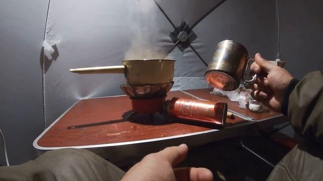 Рыбалка на щуку и окуня с ночевкой. Поставил зимнюю палатку и готовлю суп с говядиной на поджарке.