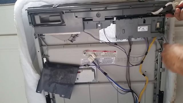 Replacing control module W10597041 Whirlpool dish washer WDT710PAYM6 смотреть онлайн