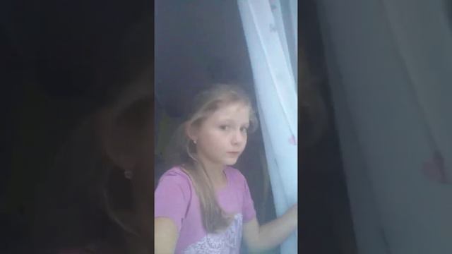 Я нашла чтото. это наверное кров.🙈🙈😱😱😓 . Надо радителям показать. Хотите продолжение пишите в коме смотреть онлайн