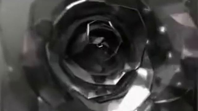 Viktor & Rolf -Flowerbomb смотреть онлайн