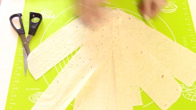 Домашние блины с клубникой и йогуртом