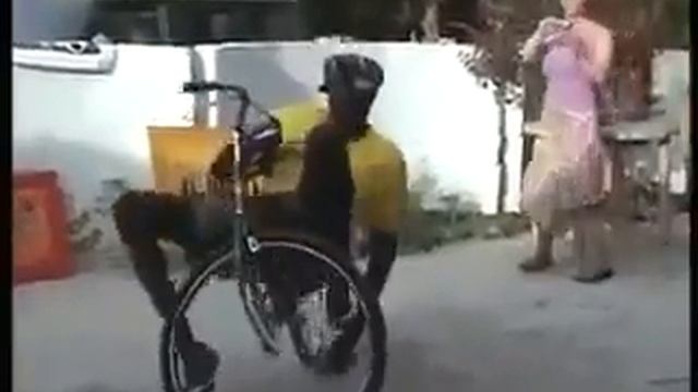 Негр на велосипеде смотреть онлайн