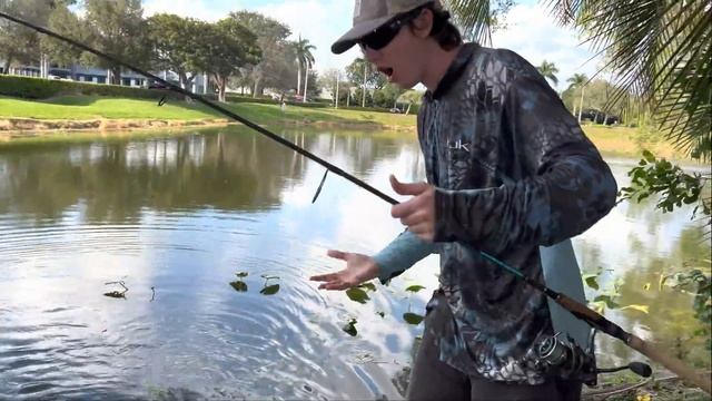 Trapping FRESHWATER SHARKS For My AQUARIUM! смотреть онлайн