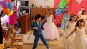 Танец "Мы маленькие звезды"