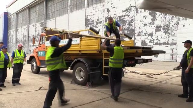 Огнеборцы ликвидировали условный пожар в самолете в хабаровском аэропорту смотреть онлайн