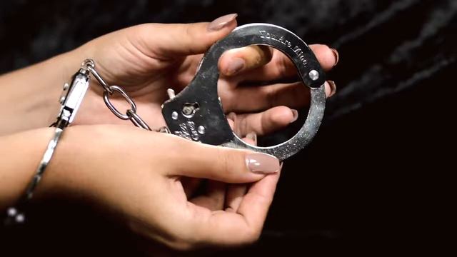 Металлические наручники Metal Handcuffs — Bad Bed Shop смотреть онлайн