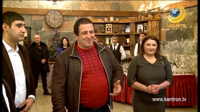 Գագիկ Ծառուկյանը պարգևատրել է Ամանորի հարյուր հազարավոր նվերներ բաժանած երիտասարդներին