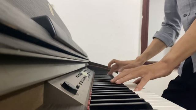 Piano Yamaha CLP 150 có chân chống phụ như đàn piano cơ смотреть онлайн
