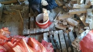 Упаковка дров в сетки