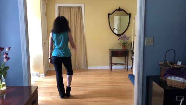 I Saw Linda Yesterday - L2 Line Dance Lesson & Dance Along - Music at 5:19 смотреть онлайн