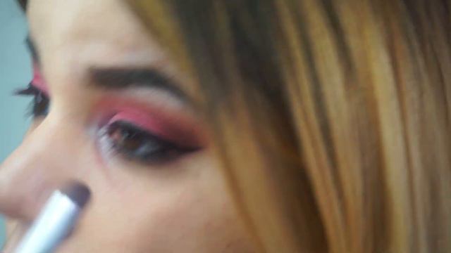 Tutorial Maquillaje con Pigmento Fucsia. Electric Palette Urban Decay смотреть онлайн