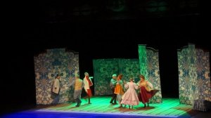 Ирина Муравьева и Сергей Никоненко в спектакле Островского "Не в свои сани не садись"