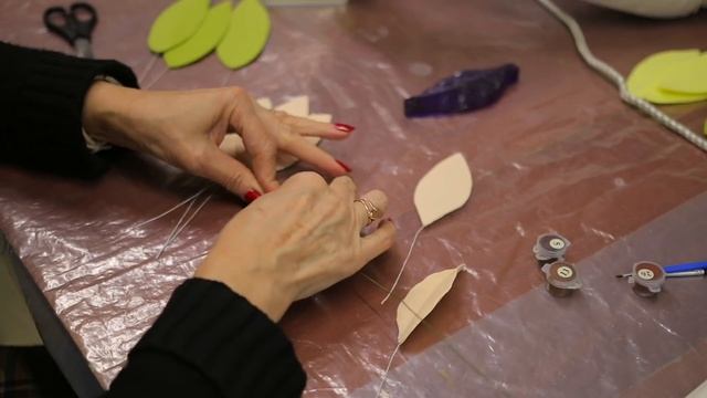 Мастер-класс — Прекрасные лилии из фоамирана смотреть онлайн