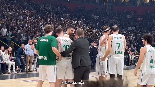 Zagorac u klinču sa Onuralpom (Partizan - Bursa) смотреть онлайн