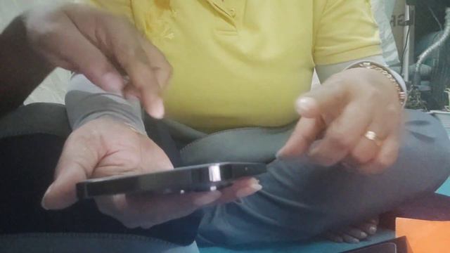 Unboxing the new iPhone13 Pro Max #aprilfool'sgift #spoiledmom #firstgift смотреть онлайн