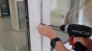 Защита окон от открывания детьми. Замок с тросом.