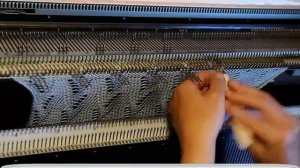 Ажур машинного вязания. Образец   № 99 Ажурные узоры на вязальной машине. Уроки вязания Нева-2