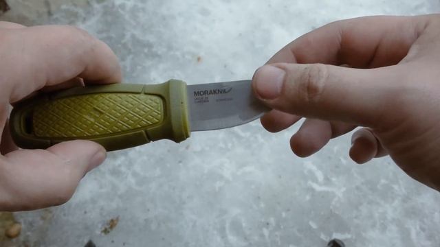 Нашейный нож Mora Eldris.