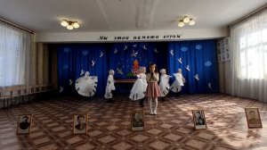 МДОУ "Каменкий д/c №5"   Инсценированная  военная песня  "Журавли".