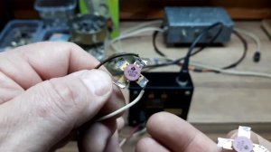 Простой испытатель транзисторов.