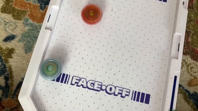 Beyblade Battle | Air Hockey Tabletop смотреть онлайн