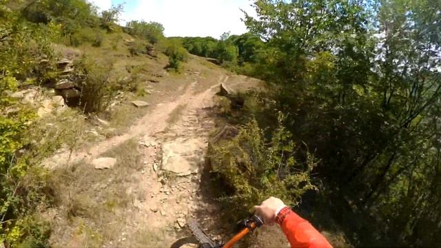 Катаю на Surron X с гипсом на ноге? смотреть онлайн