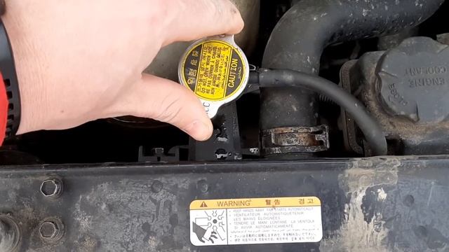 Крышка радиатора. Хендай гетц. смотреть онлайн