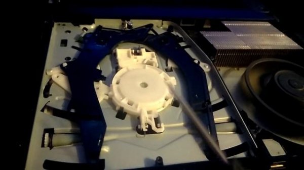 После чистки PS4 slim не работает дисковод.(Известная проблема)