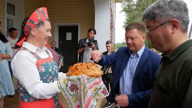 Ремонт мостов, домов культуры и школ. Итоги рабочей поездки Главы Бурятии в Баргузинский район смотреть онлайн