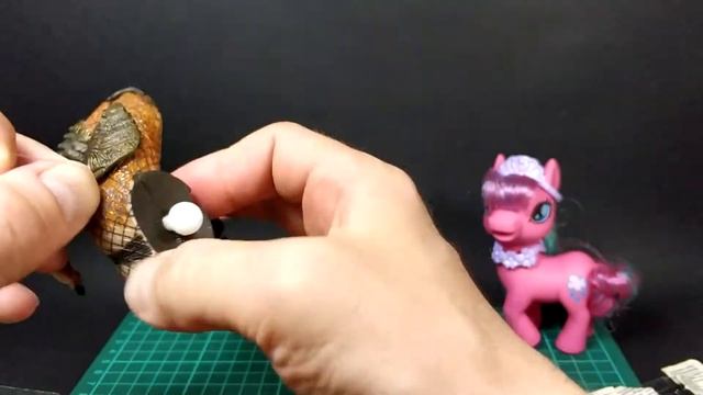 Как сделать суставы ног фигурки тугими, без клея. смотреть онлайн
