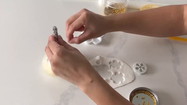 5 MINUTE DIY Gift for Mother’s Day: Chocolate Dipped Daisy Apple смотреть онлайн