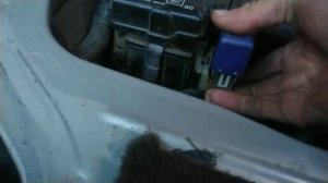 Где находится реле стартера, а где реле накала свечей?