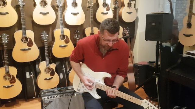 Fender Deluxe Reverb 68 reissue amp test in Stageshop смотреть онлайн