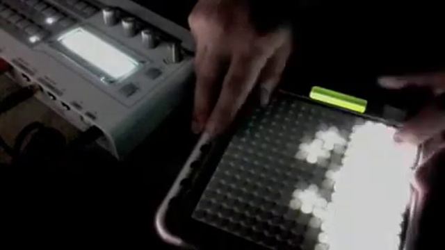 Atomic Ohm Bell - Tenori-On sequencing Access Virus TI Snow [v02] смотреть онлайн