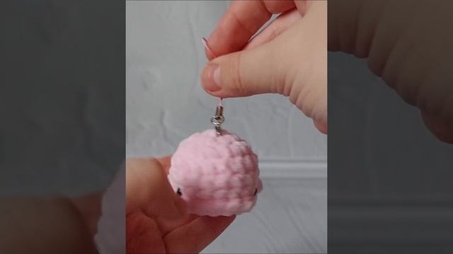 Вязаный брелок кит розовый брелок вяжубрелок whalelove keychain китик вязанаяигрушка